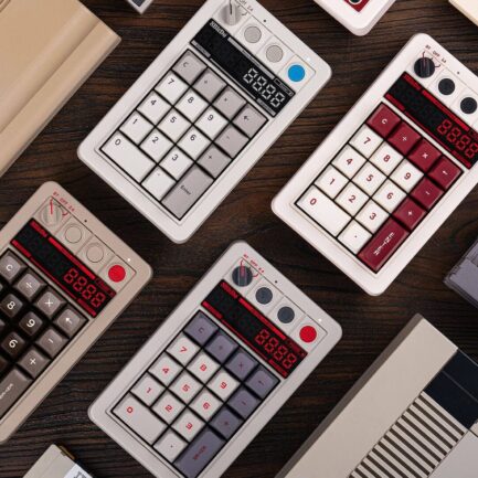 8Bitdo Retro 18｜PC ナンパッド兼電卓、レトロな趣きと高性能を融合したメカニカル入力デバイス