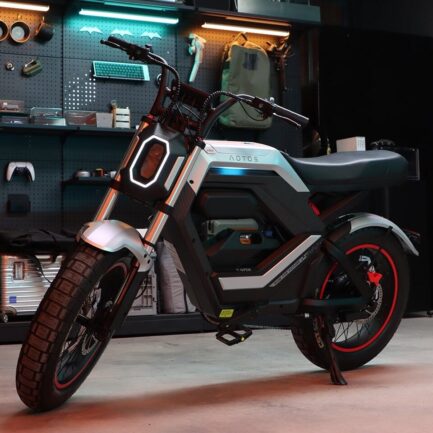AOTOS Flux X26｜電動自行車とモーターサイクルの狭間を切り開く新次元モビリティ