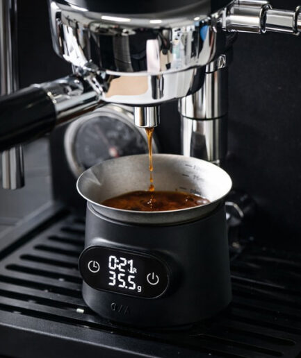 JOINOUT｜バリスタの思考で誕生したグラビティオートタイマーコーヒースケール