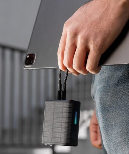 Solly Power Bank｜ポケットサイズで全てをカバーする次世代ポータブル充電器