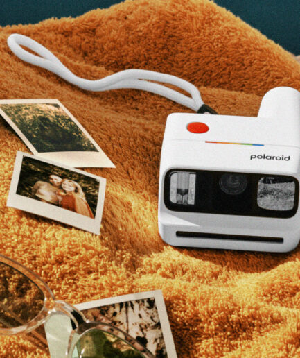 Polaroid Go Generation 3｜スマホをしまって、今この瞬間を写真にする小さなポラロイド