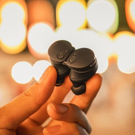 ATH-CKS50TW2｜ケースから解放される、重低音没入型完全ワイヤレスイヤホン