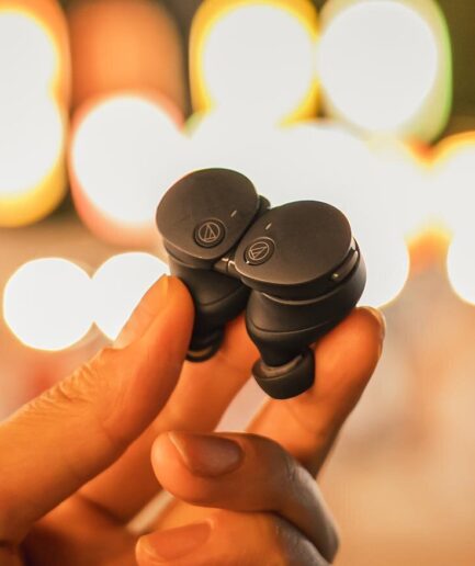ATH-CKS50TW2｜ケースから解放される、重低音没入型完全ワイヤレスイヤホン