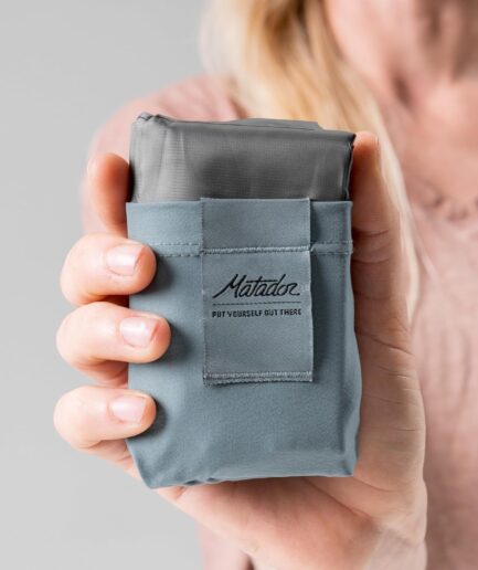 Pocket Blanket™｜ポケットに入るのに、2〜4人の居場所をつくる超軽量アウトドアブランケット