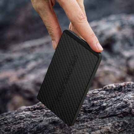 CORE POWER BANK S｜持っていることを忘れるほど薄く軽い、5000mAhモバイルバッテリー